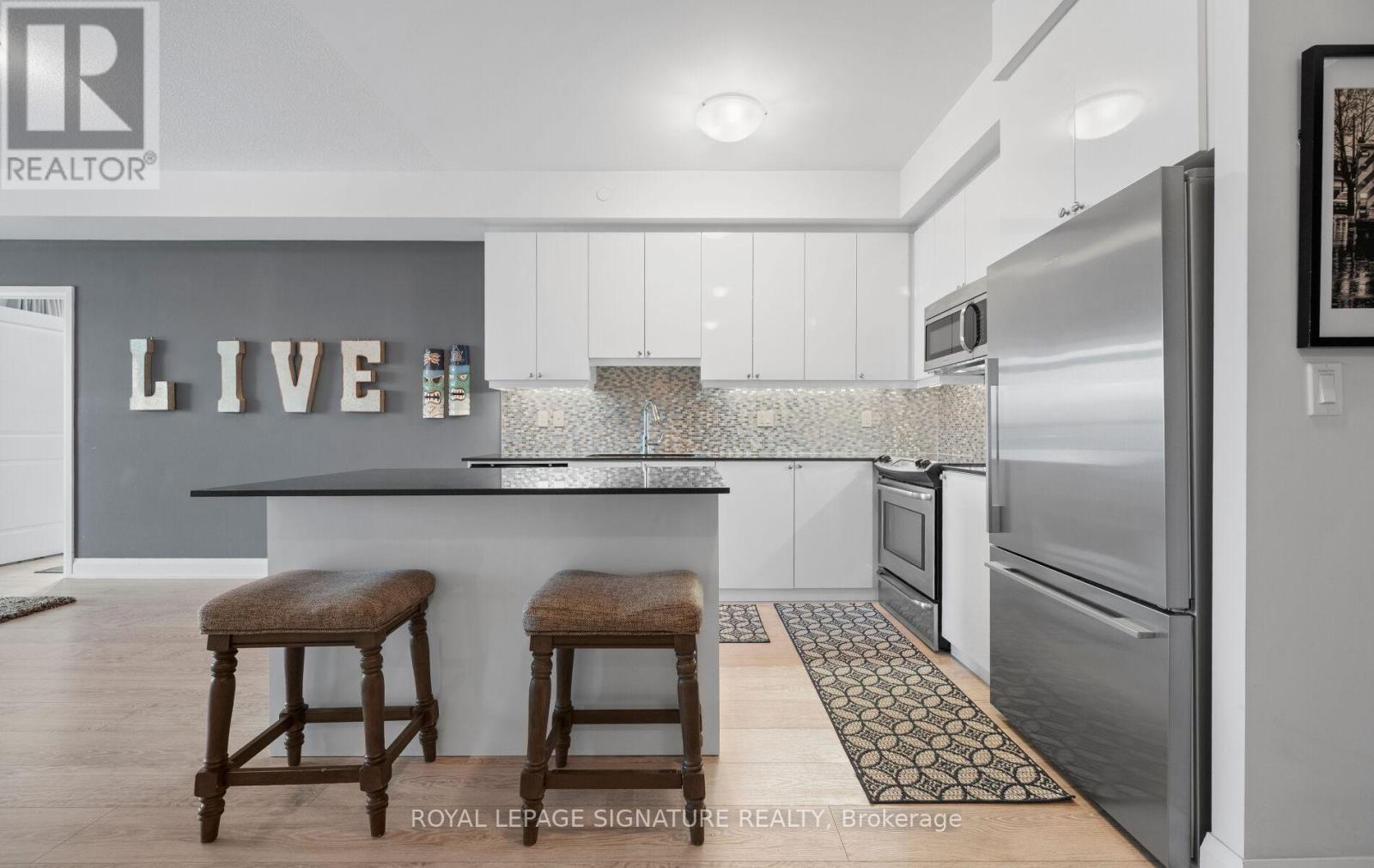 Photo 1 of 807 35 Fontenay Court, Toronto ON