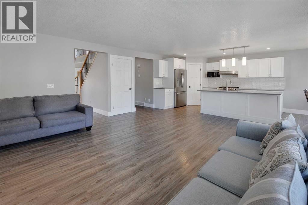 Single Family House for Sale in  Royal Birkdale Crescent NW Royal Oak Calgary 