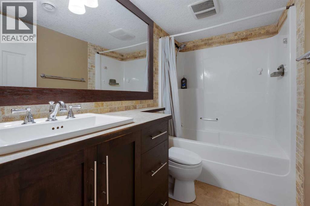 Single Family House for Sale in  Royal Birkdale Crescent NW Royal Oak Calgary 