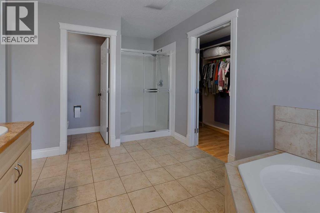 Single Family House for Sale in  Royal Birkdale Crescent NW Royal Oak Calgary 