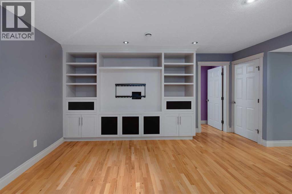 Single Family House for Sale in  Royal Birkdale Crescent NW Royal Oak Calgary 