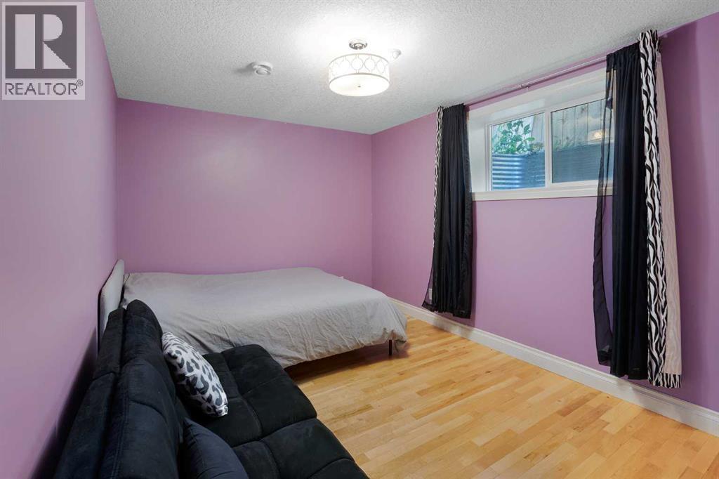 Single Family House for Sale in  Royal Birkdale Crescent NW Royal Oak Calgary 