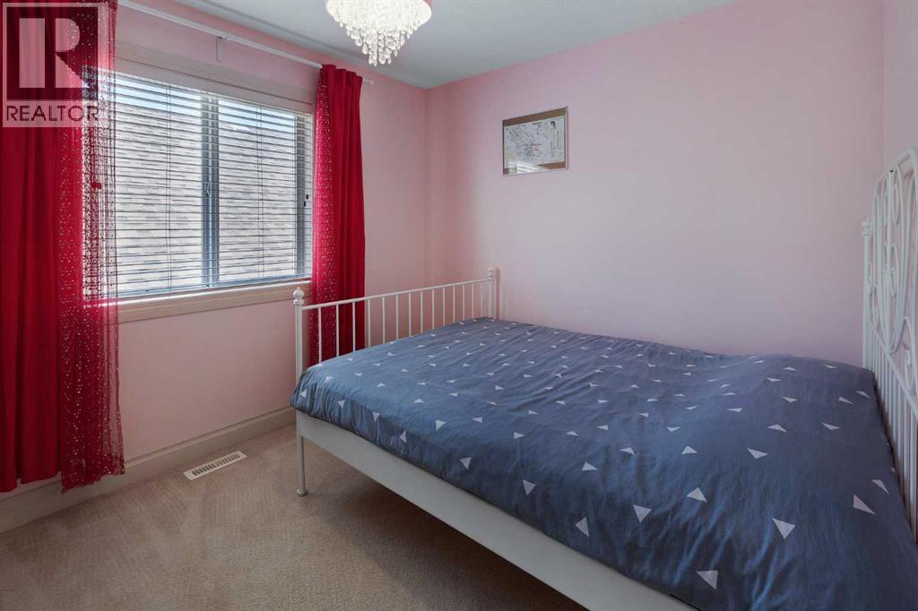 Single Family House for Sale in  Royal Birkdale Crescent NW Royal Oak Calgary 