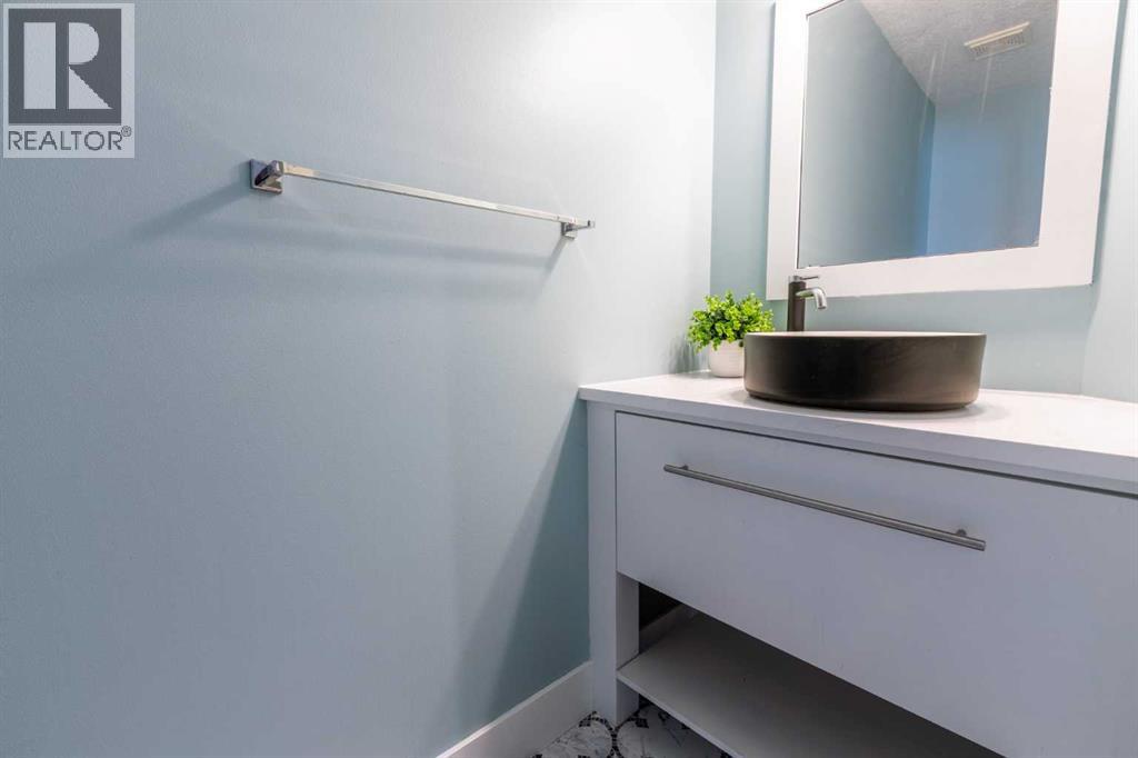 Single Family House for Sale in  Royal Birkdale Crescent NW Royal Oak Calgary 