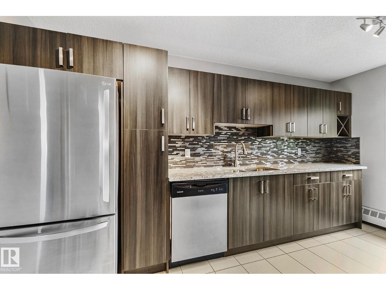 Photo 13 of 11 9630 82 Av Nw, Edmonton AB