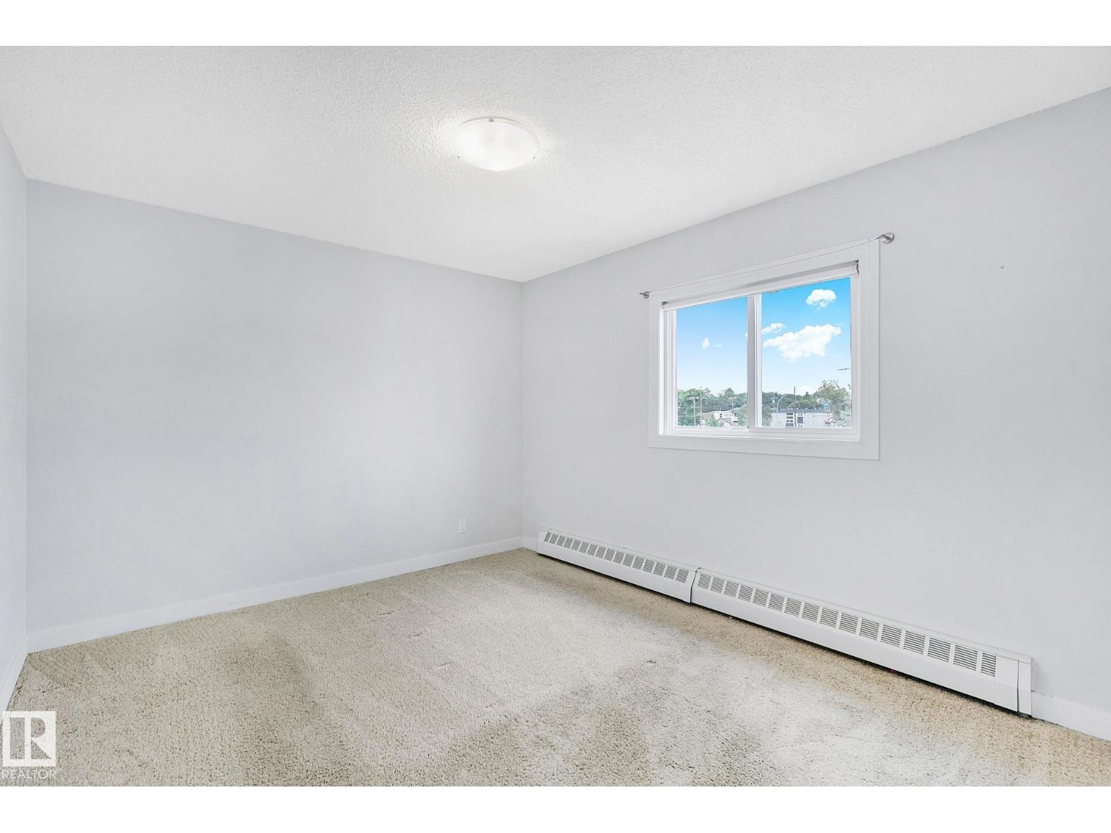 Photo 14 of 11 9630 82 Av Nw, Edmonton AB