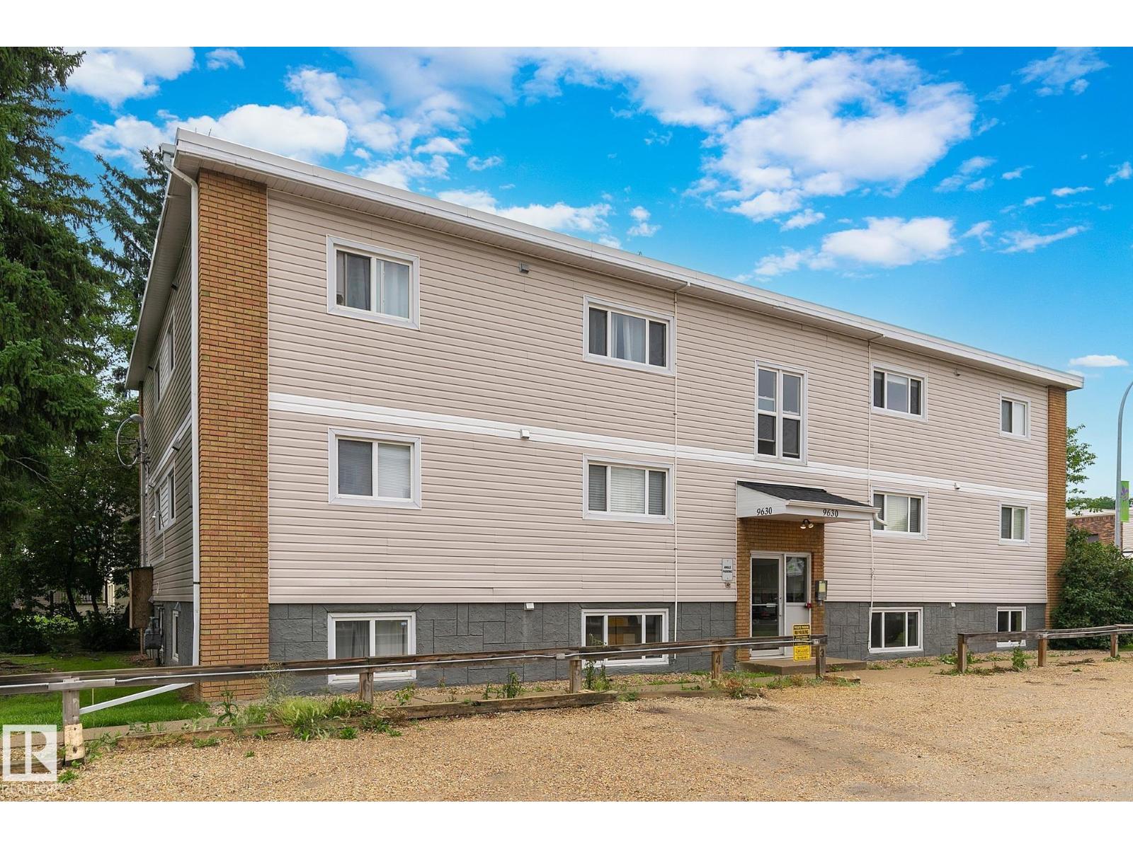 Photo 18 of 11 9630 82 Av Nw, Edmonton AB