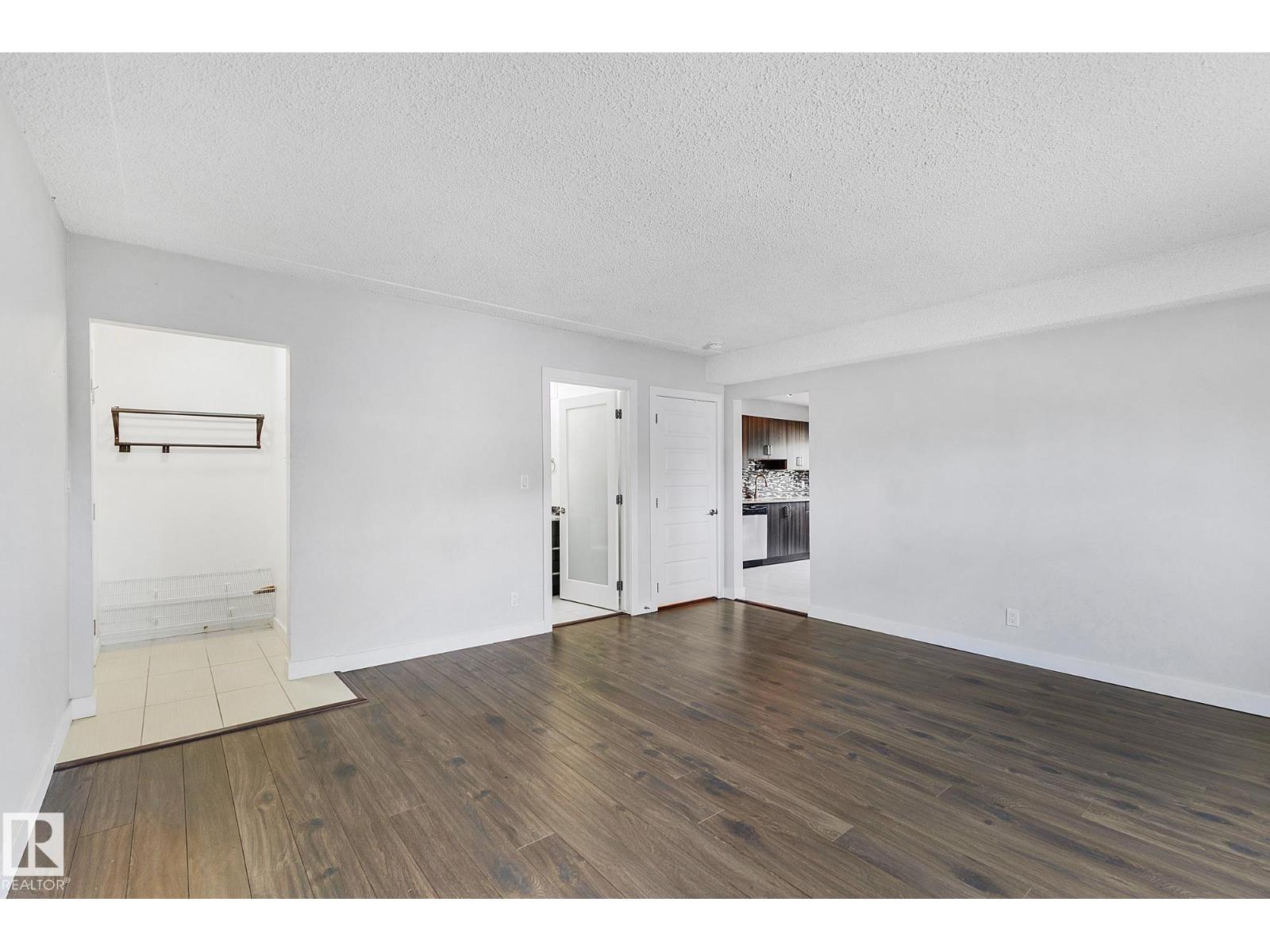Photo 1 of 11 9630 82 Av Nw, Edmonton AB