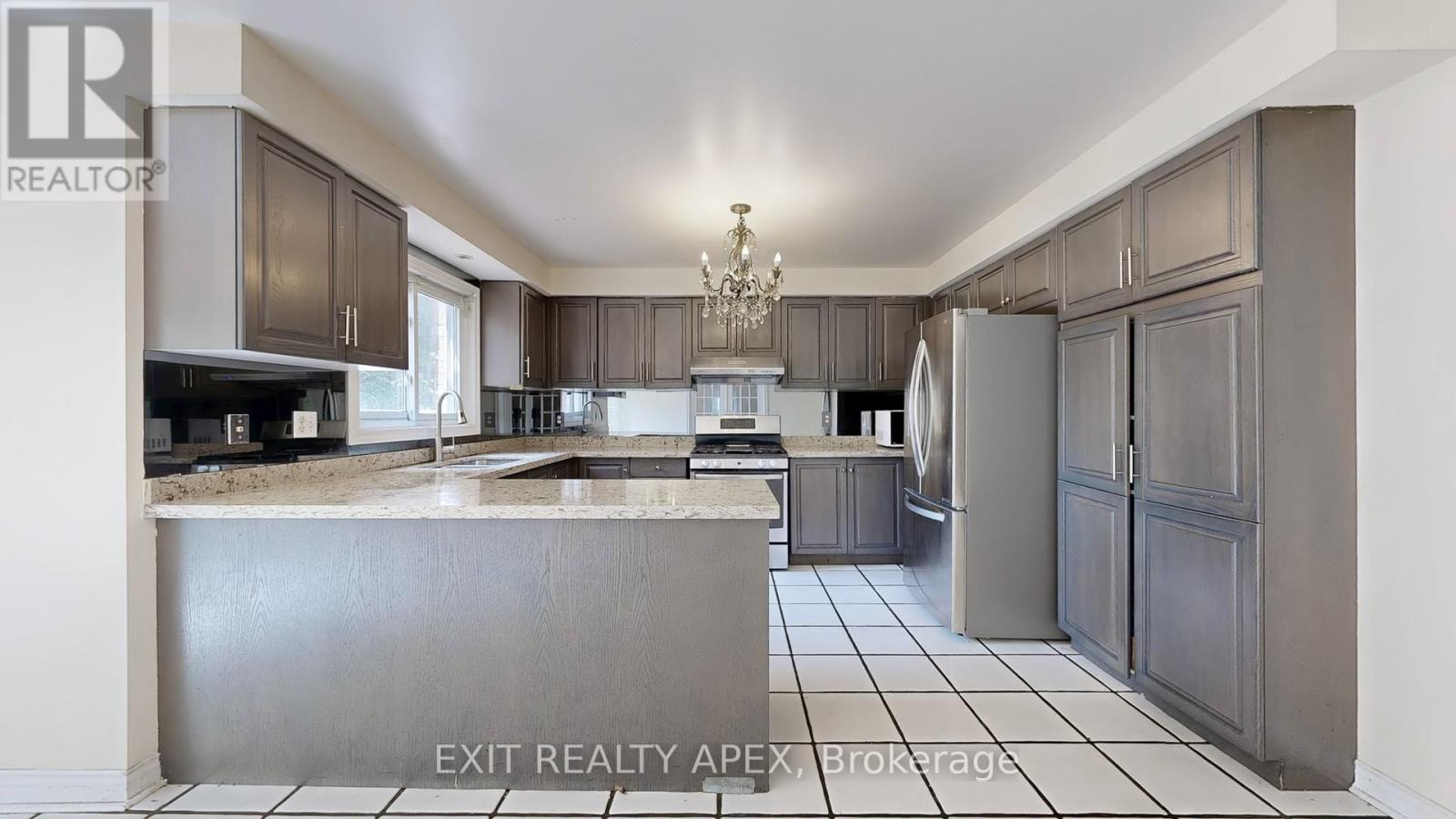 Photo 38 of 143 Veneto Dr Upper Drive, Vaughan ON