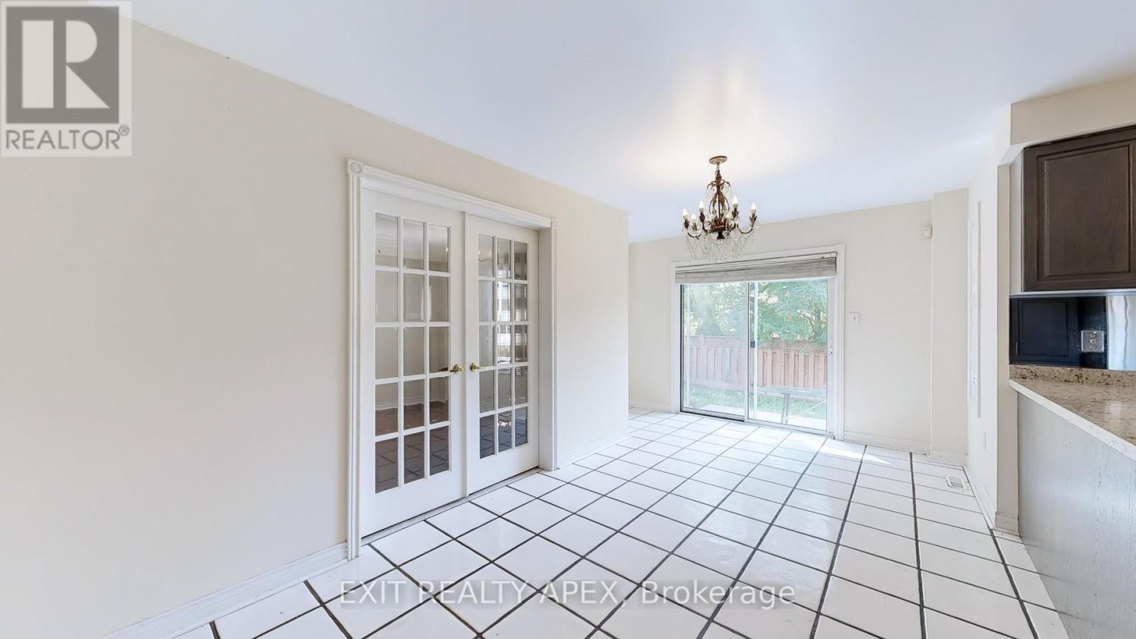 Photo 24 of 143 Veneto Dr Upper Drive, Vaughan ON