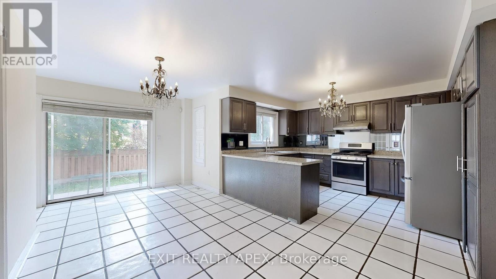 Photo 25 of 143 Veneto Dr Upper Drive, Vaughan ON