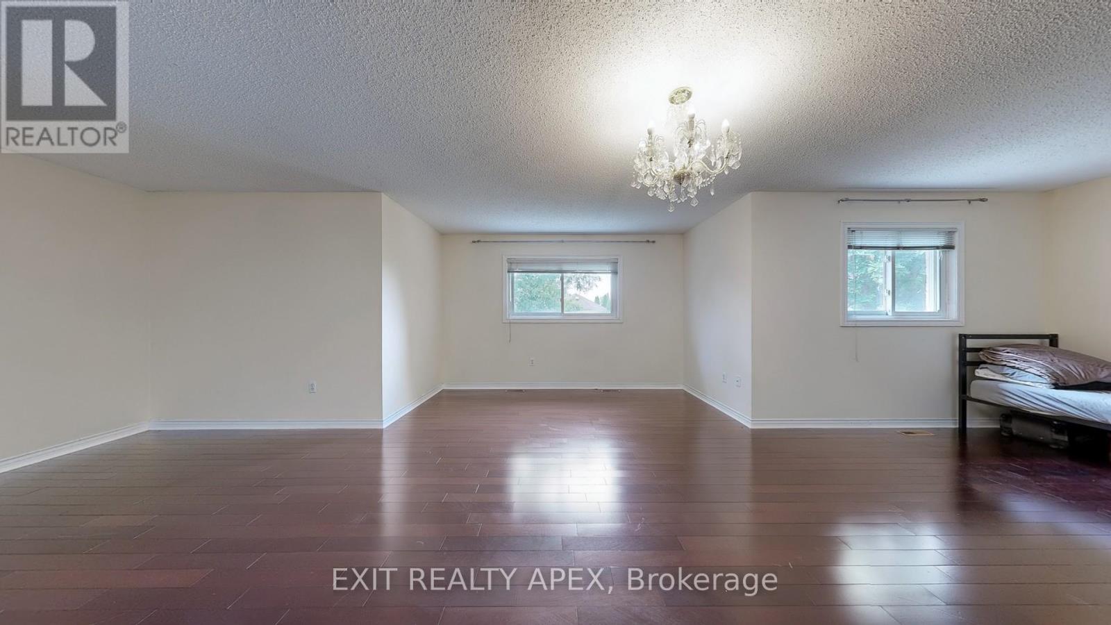 Photo 32 of 143 Veneto Dr Upper Drive, Vaughan ON