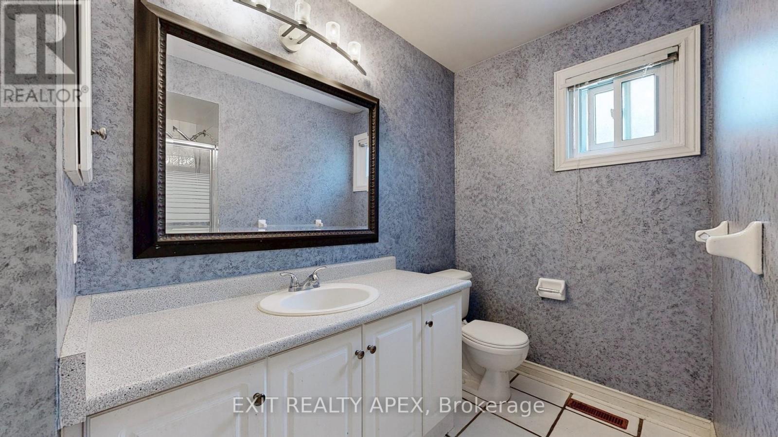 Photo 39 of 143 Veneto Dr Upper Drive, Vaughan ON