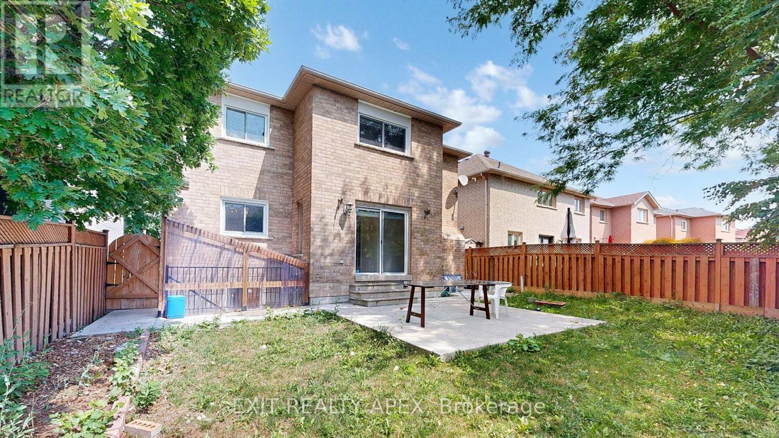 Photo 40 of 143 Veneto Dr Upper Drive, Vaughan ON
