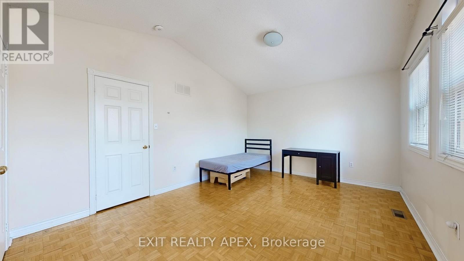 Photo 30 of 143 Veneto Dr Upper Drive, Vaughan ON