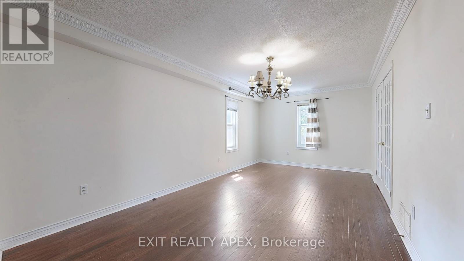 Photo 37 of 143 Veneto Dr Upper Drive, Vaughan ON