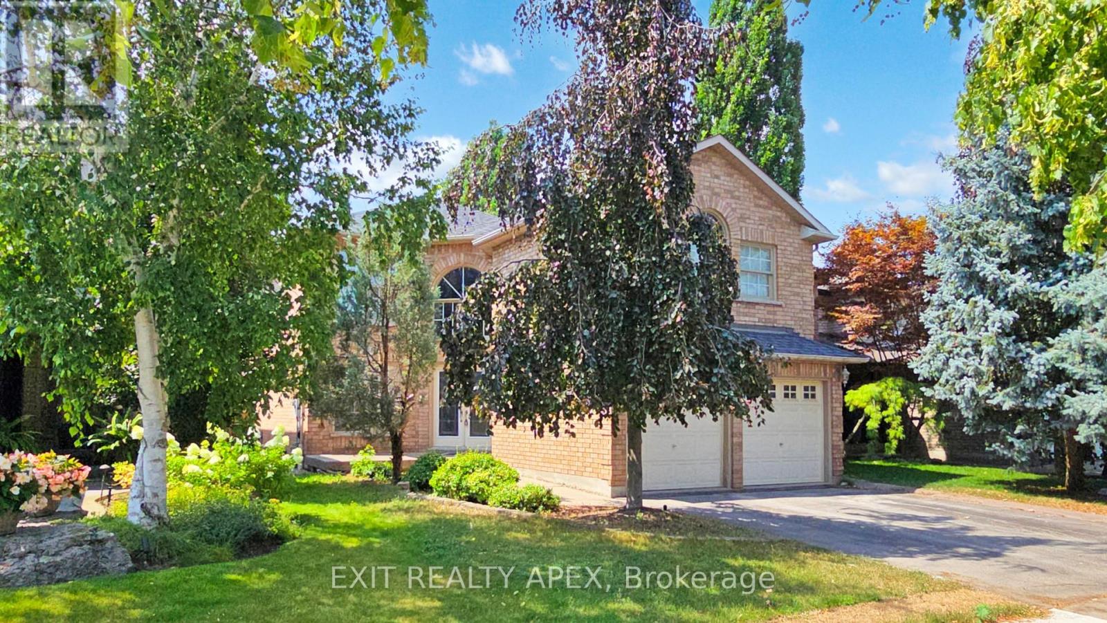Photo 2 of 143 Veneto Dr Upper Drive, Vaughan ON