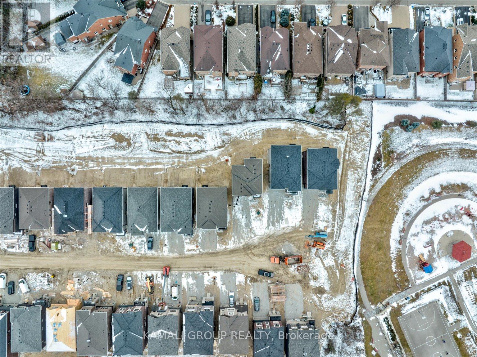 Photo 22 of 51 Ahchie Court, Vaughan ON