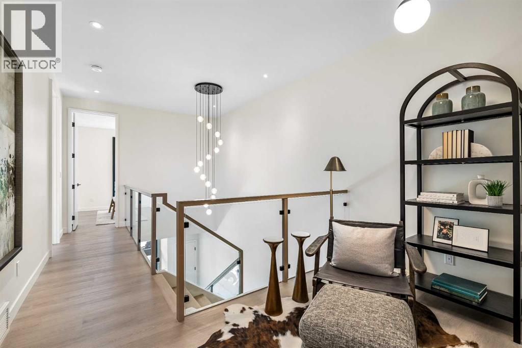Photo 4 of 3 B Willow Crescent Sw, Calgary AB