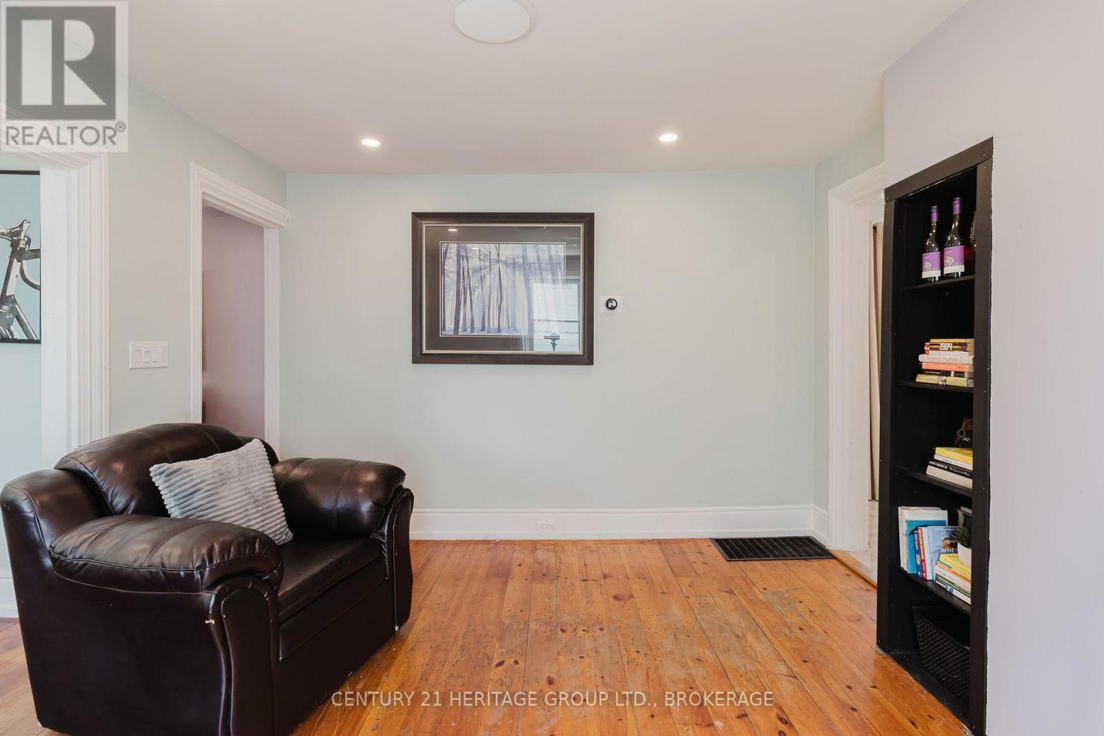 Photo 7 of 697 Montreal Street, Kingston ON
