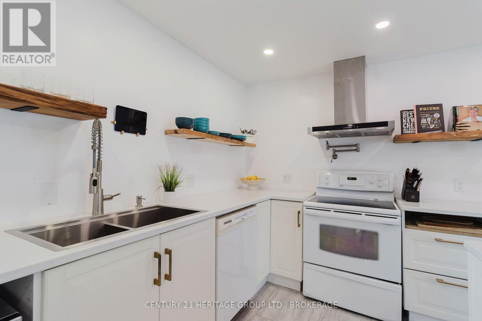 Photo 39 of 697 Montreal Street, Kingston ON