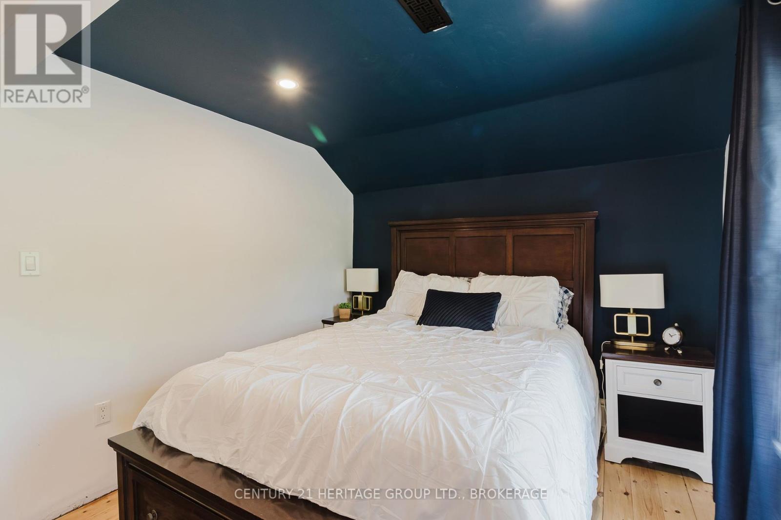 Photo 42 of 697 Montreal Street, Kingston ON