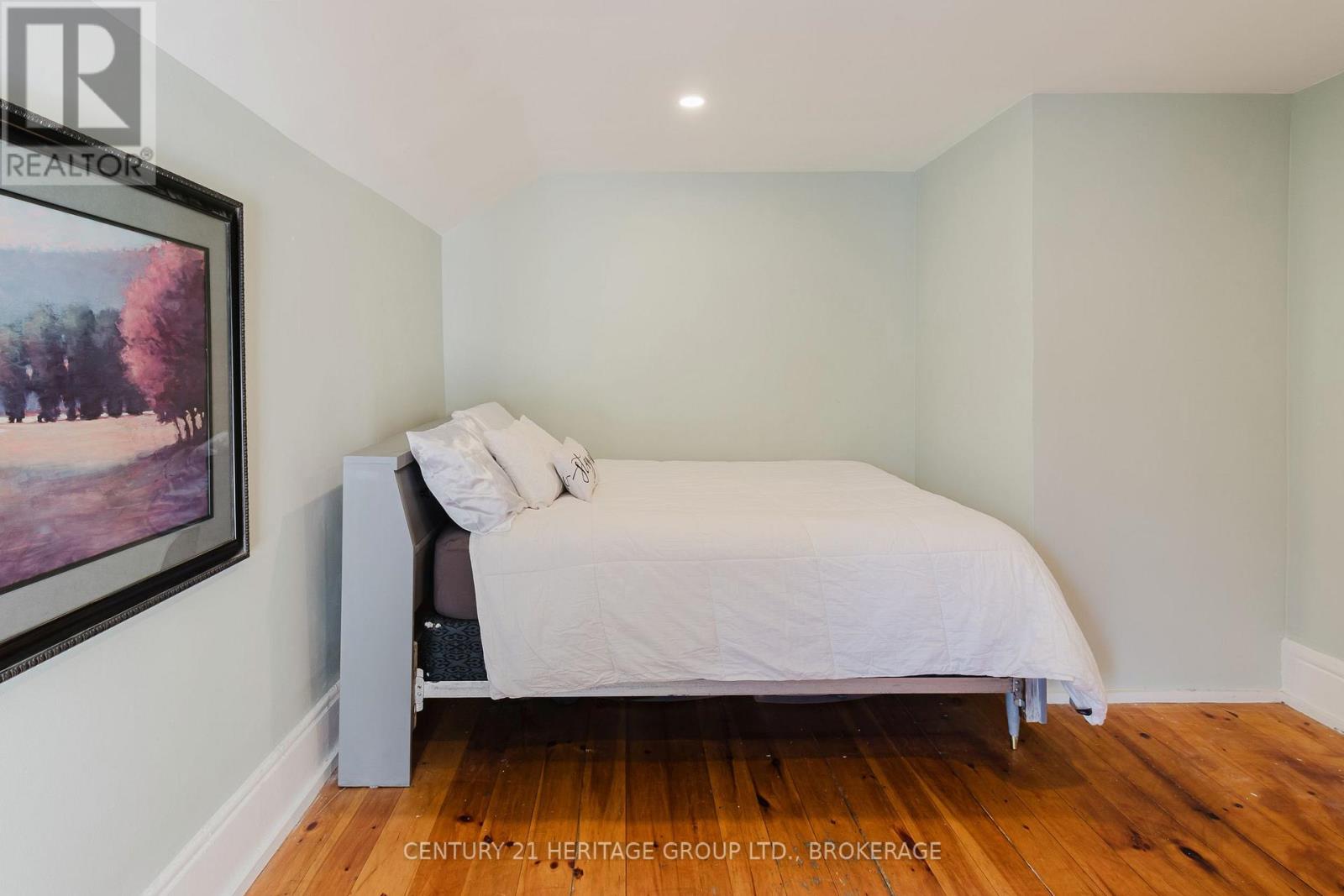 Photo 6 of 697 Montreal Street, Kingston ON