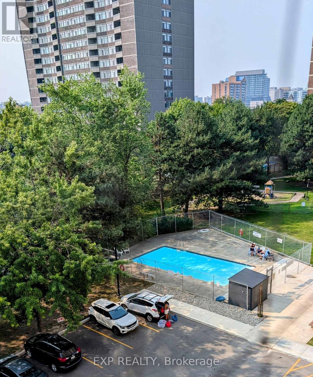 Photo 8 of 609 3120 Kirwin Avenue, Mississauga ON