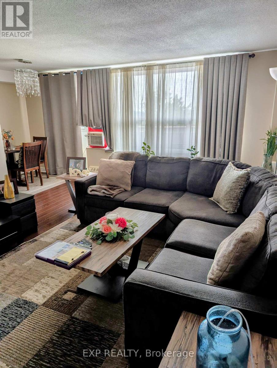 Photo 14 of 609 3120 Kirwin Avenue, Mississauga ON