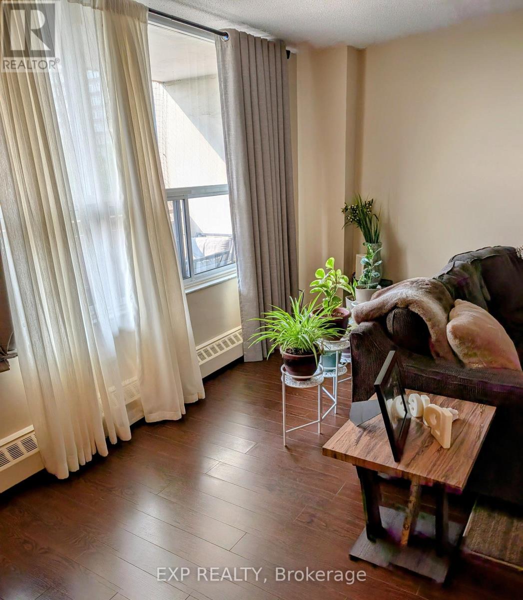 Photo 5 of 609 3120 Kirwin Avenue, Mississauga ON