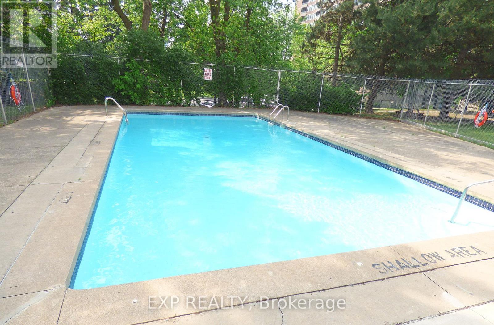 Photo 7 of 609 3120 Kirwin Avenue, Mississauga ON