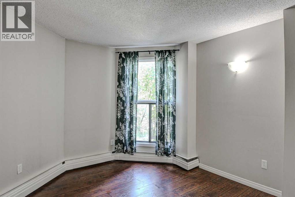 Single Family House for Sale in   A Street SW Richmond Calgary 