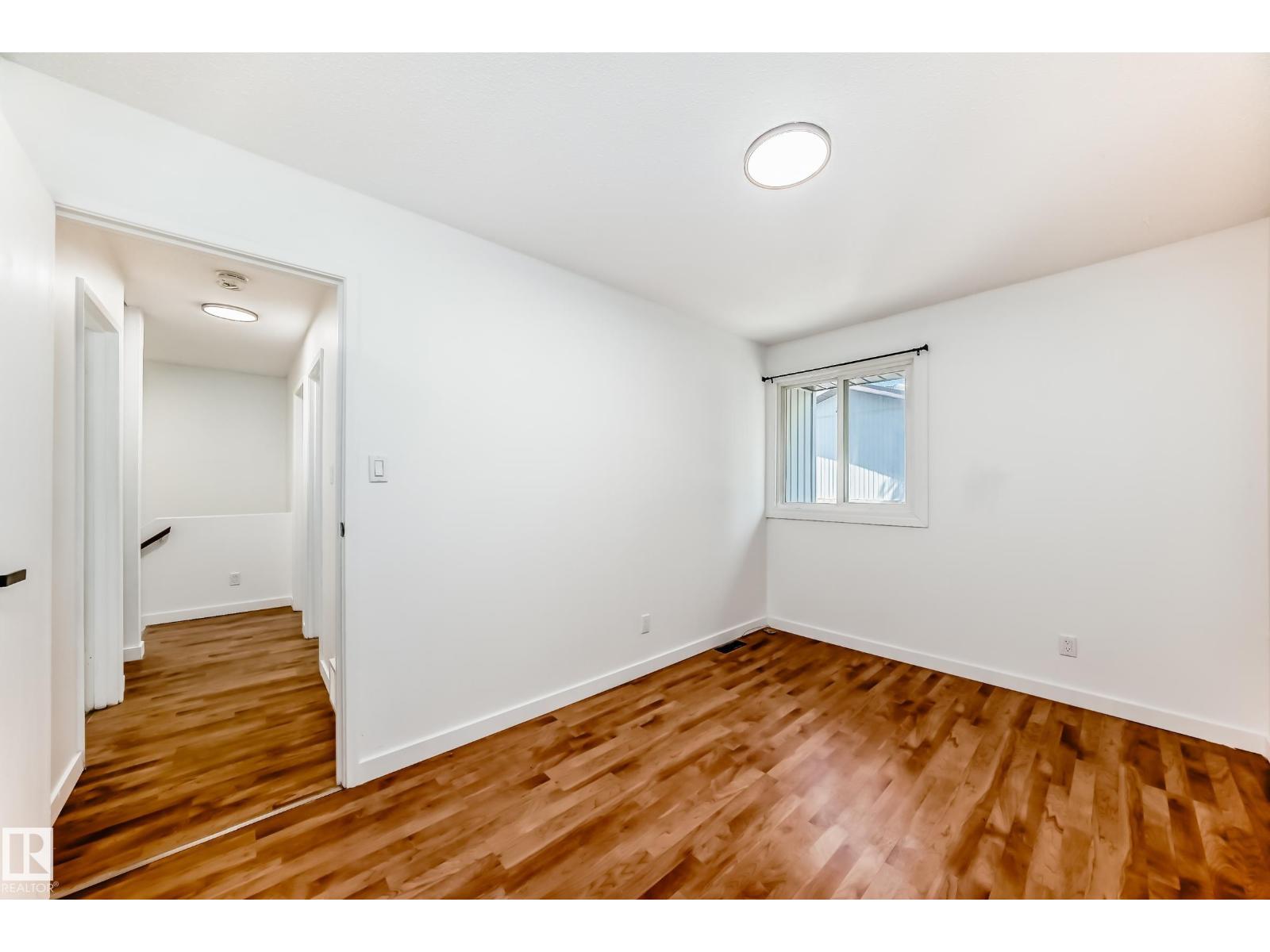 Photo 21 of 16 14225 82 St Nw, Edmonton AB