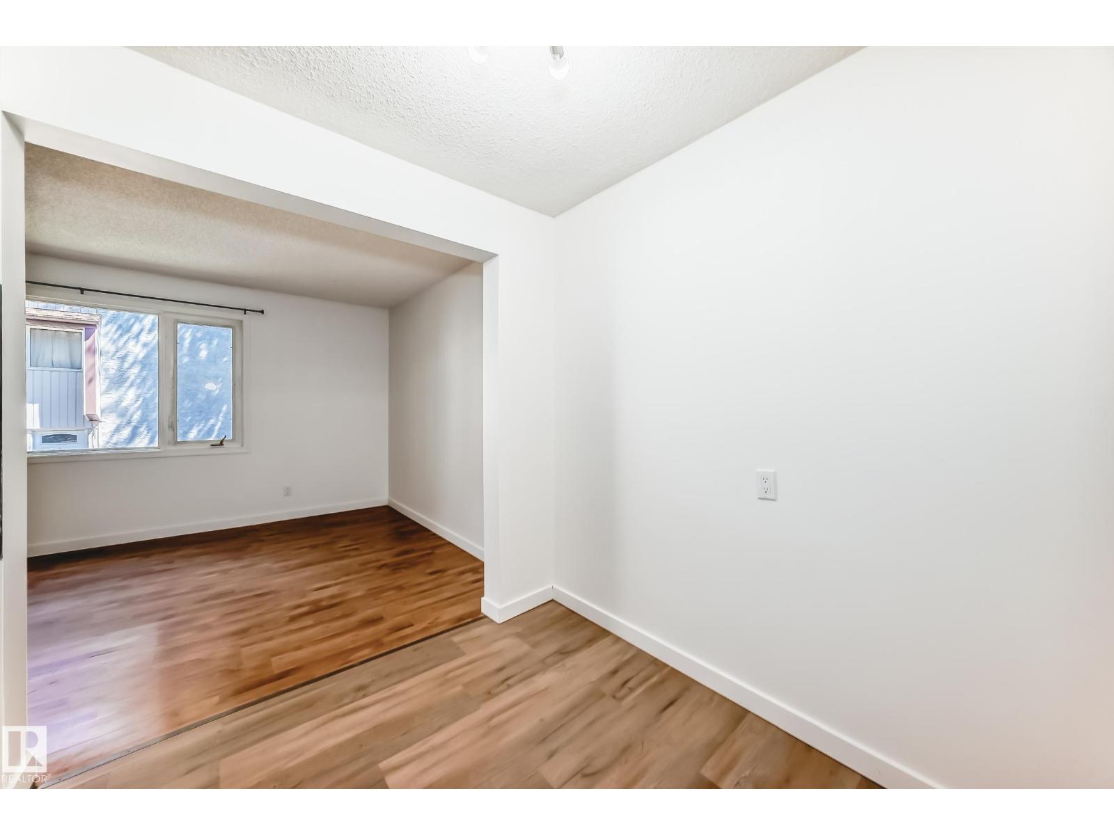 Photo 14 of 16 14225 82 St Nw, Edmonton AB