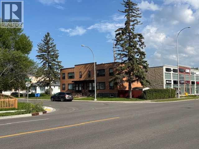 Multi-family House for Sale in   Avenue NW Tuxedo Park Calgary 