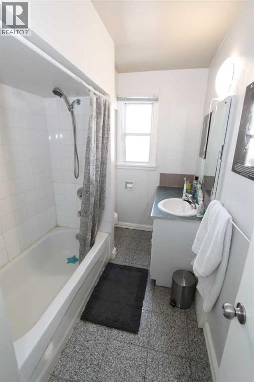 Multi-family House for Sale in   Avenue NW Tuxedo Park Calgary 