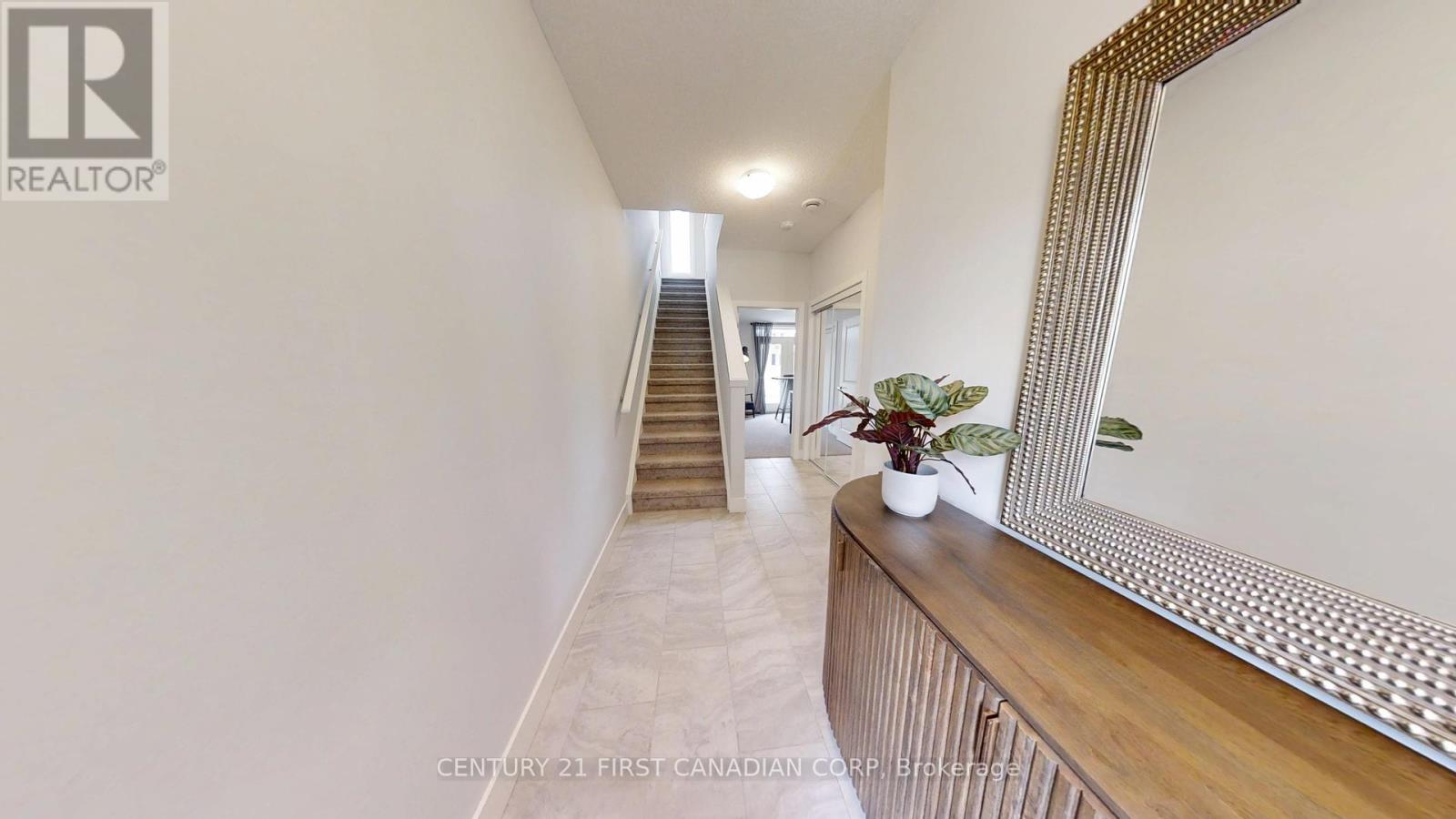 Photo 11 of 18 530 Gatestone Road, London South ON