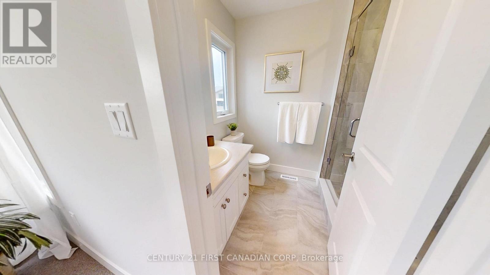 Photo 12 of 18 530 Gatestone Road, London South ON