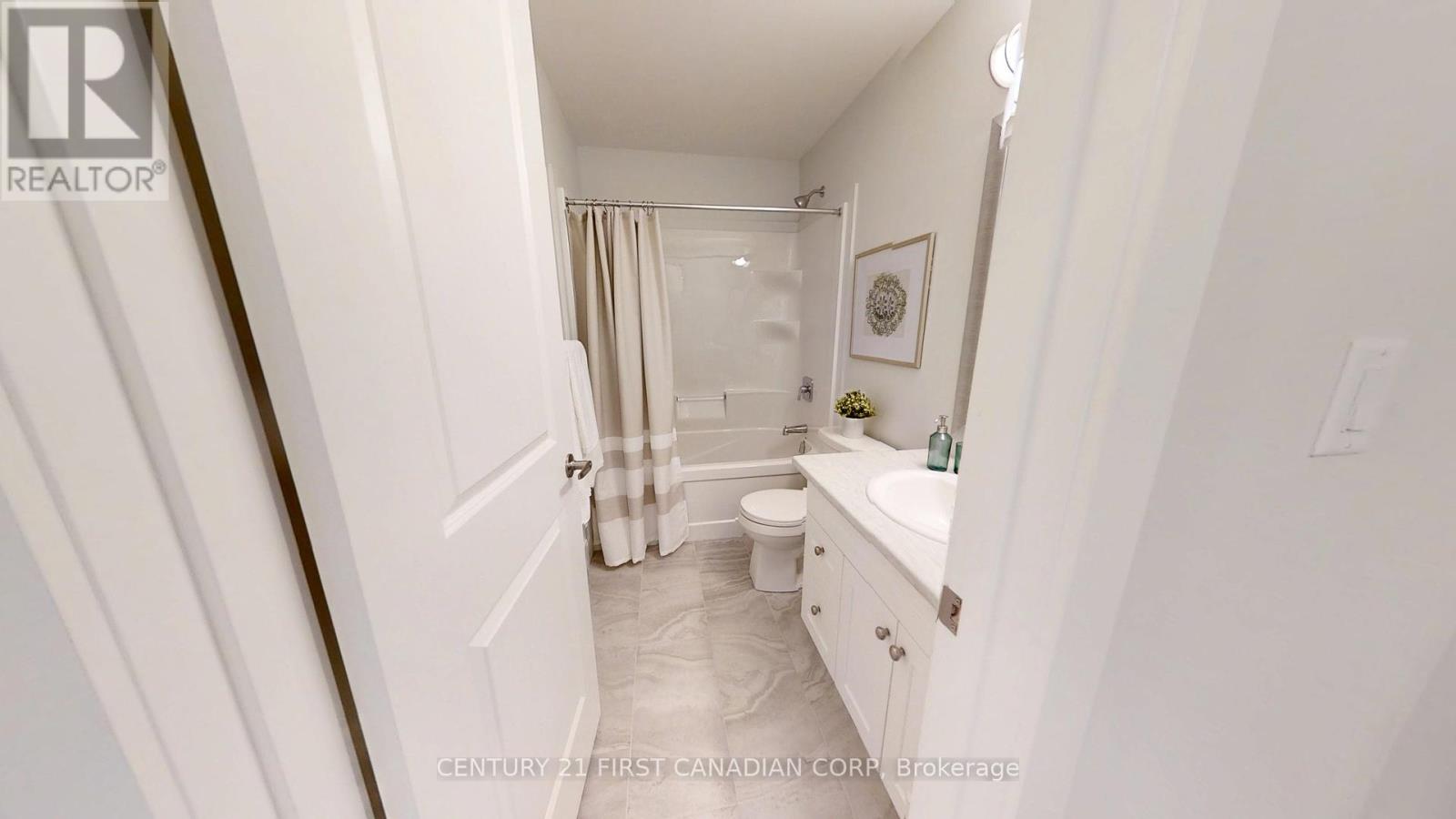 Photo 16 of 18 530 Gatestone Road, London South ON