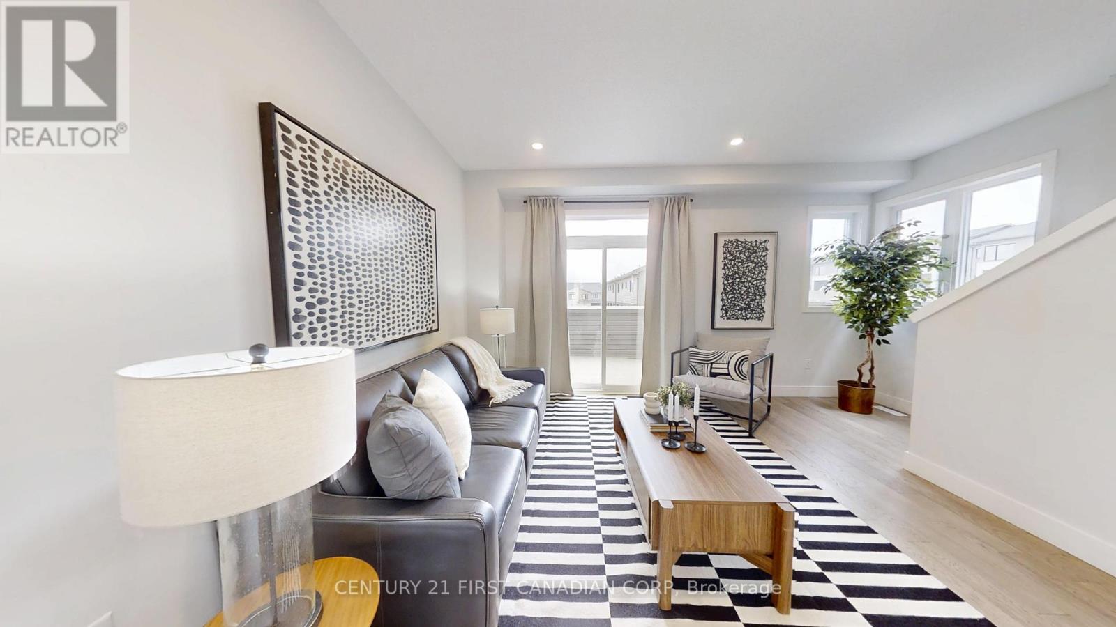 Photo 13 of 18 530 Gatestone Road, London South ON