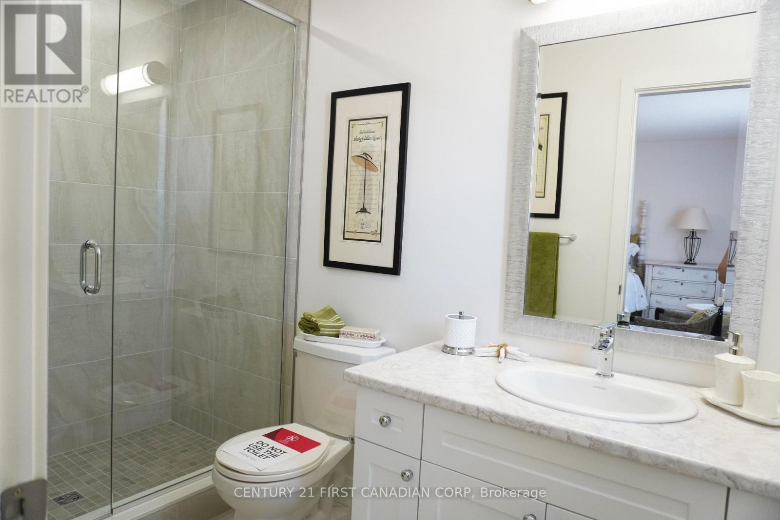 Photo 6 of 522 Gatestone Road, London South ON