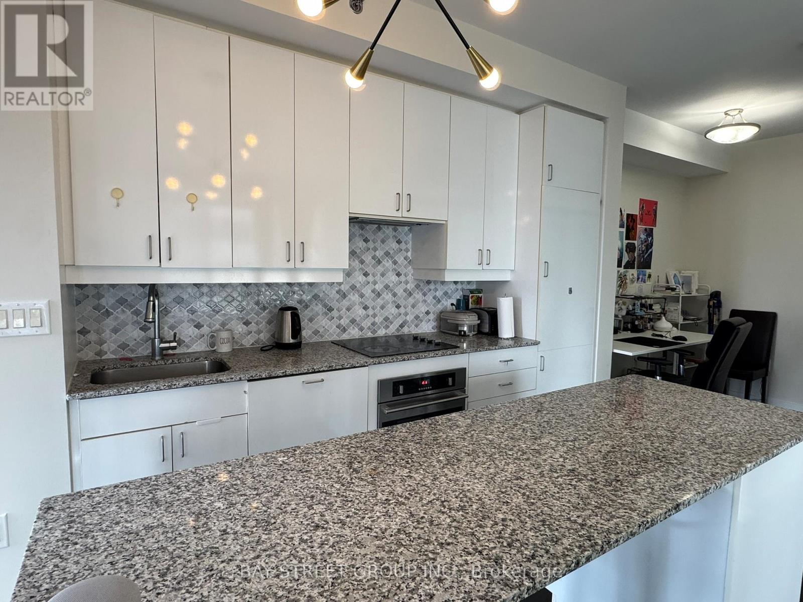 Photo 2 of 2303 426 University Avenue, Toronto ON