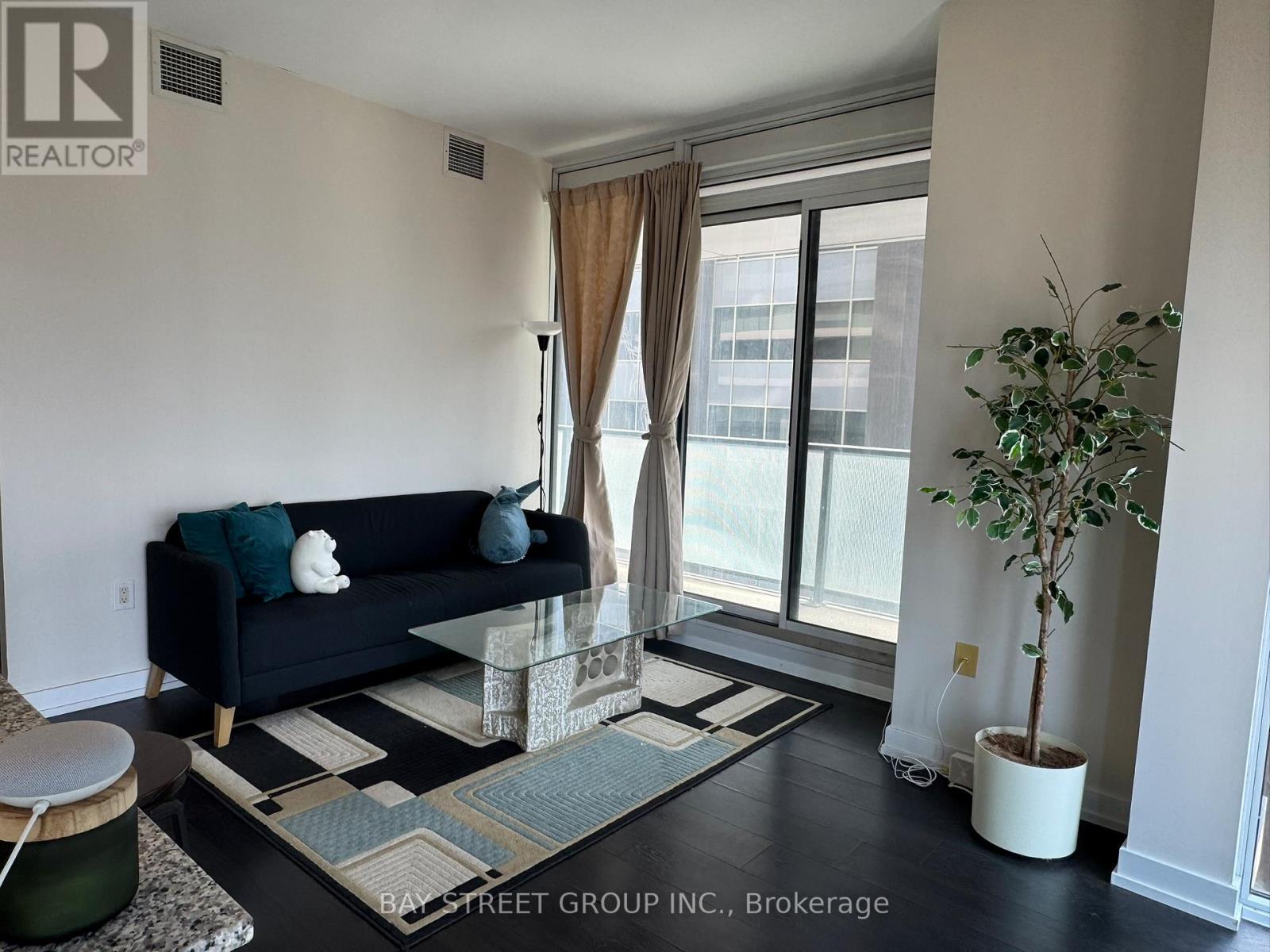 Photo 17 of 2303 426 University Avenue, Toronto ON
