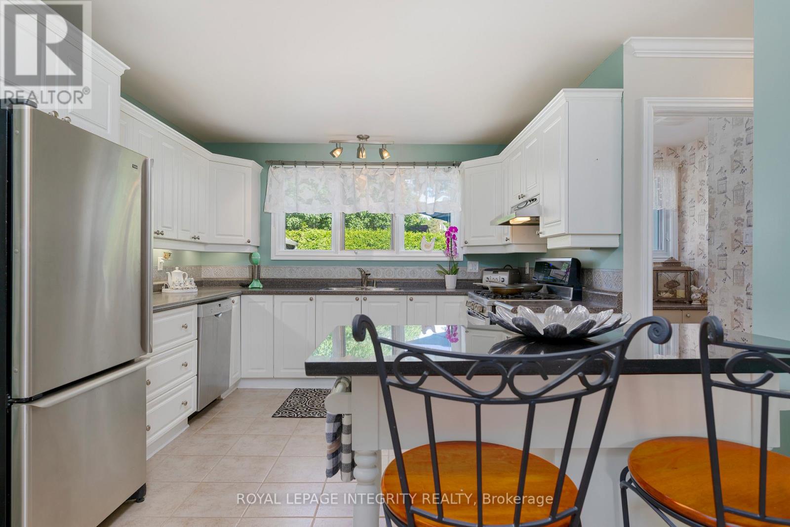 Photo 12 of 25 Higgins Road, Ottawa ON