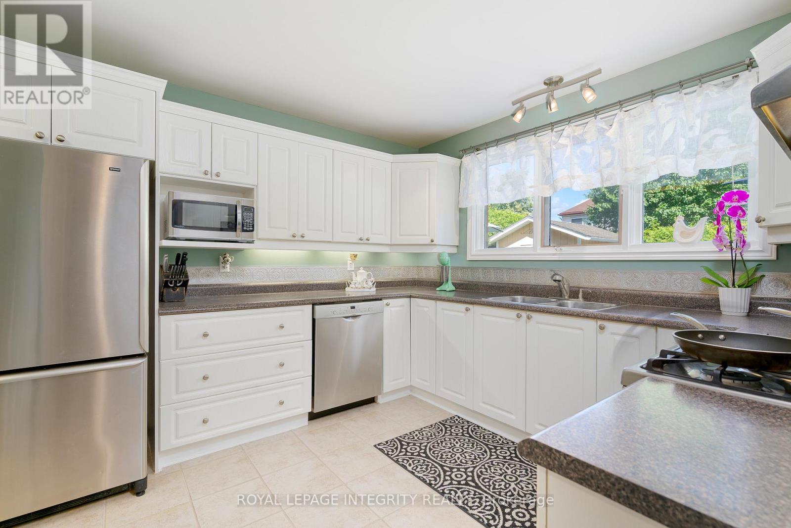 Photo 14 of 25 Higgins Road, Ottawa ON