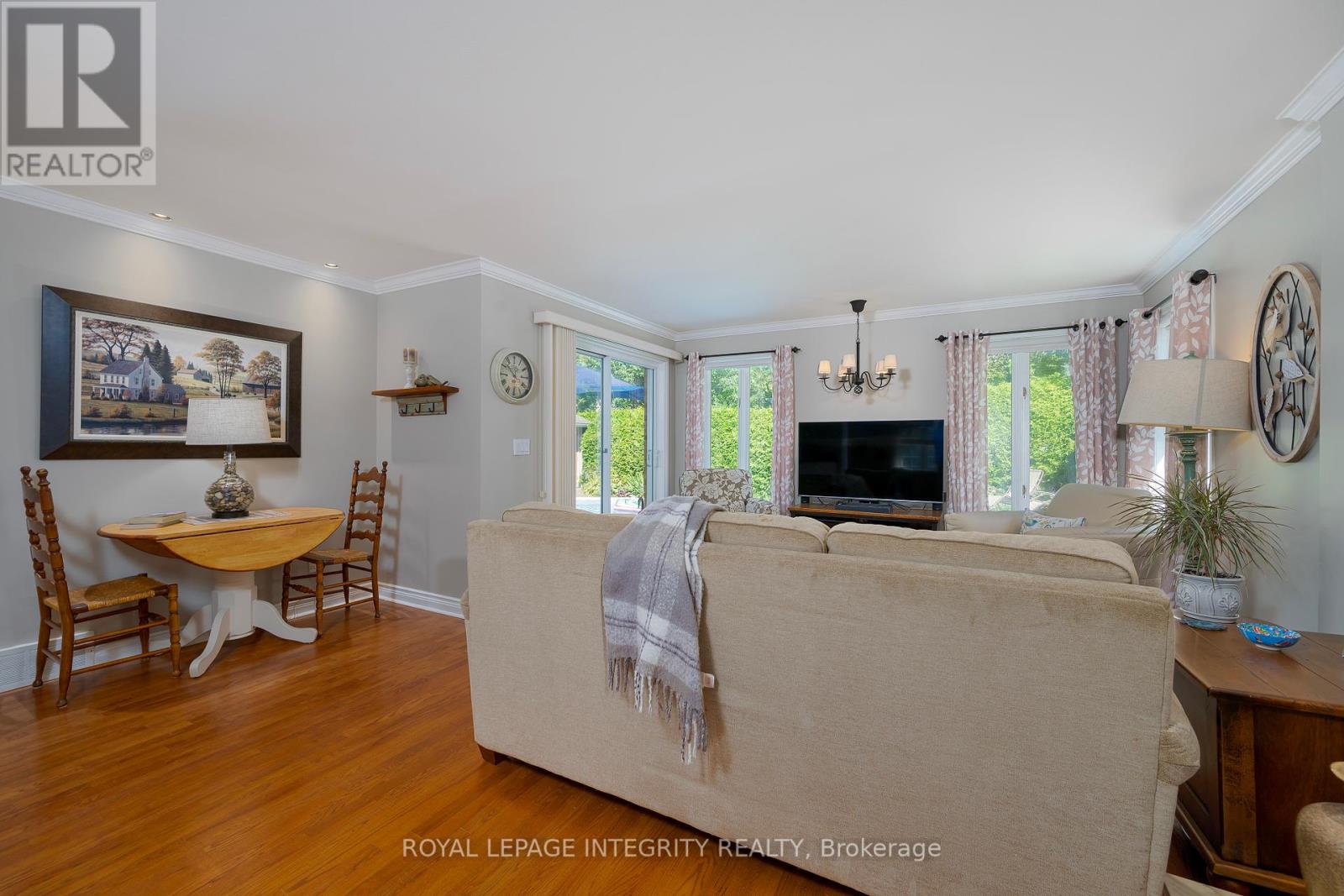 Photo 18 of 25 Higgins Road, Ottawa ON