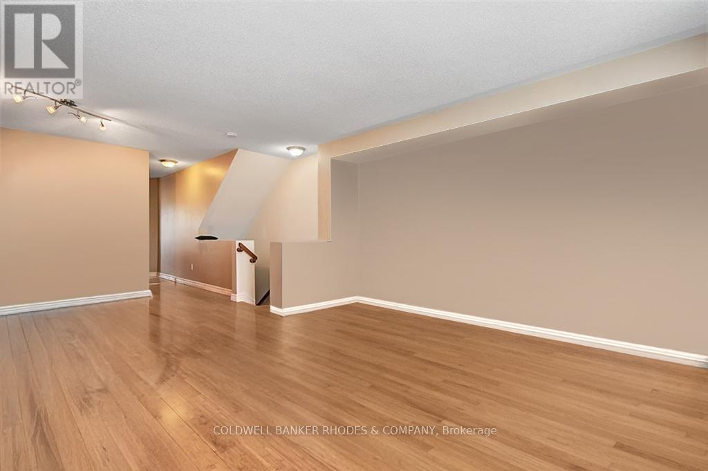 Photo 2 of 114 Brentmore Private, Ottawa ON