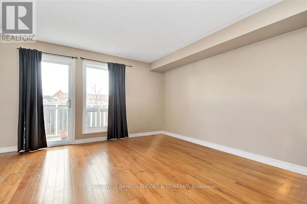 Photo 4 of 114 Brentmore Private, Ottawa ON
