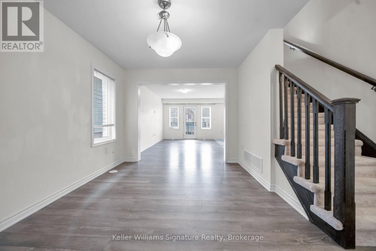 Photo 13 of 140 1000 Asleton Boulevard, Milton ON