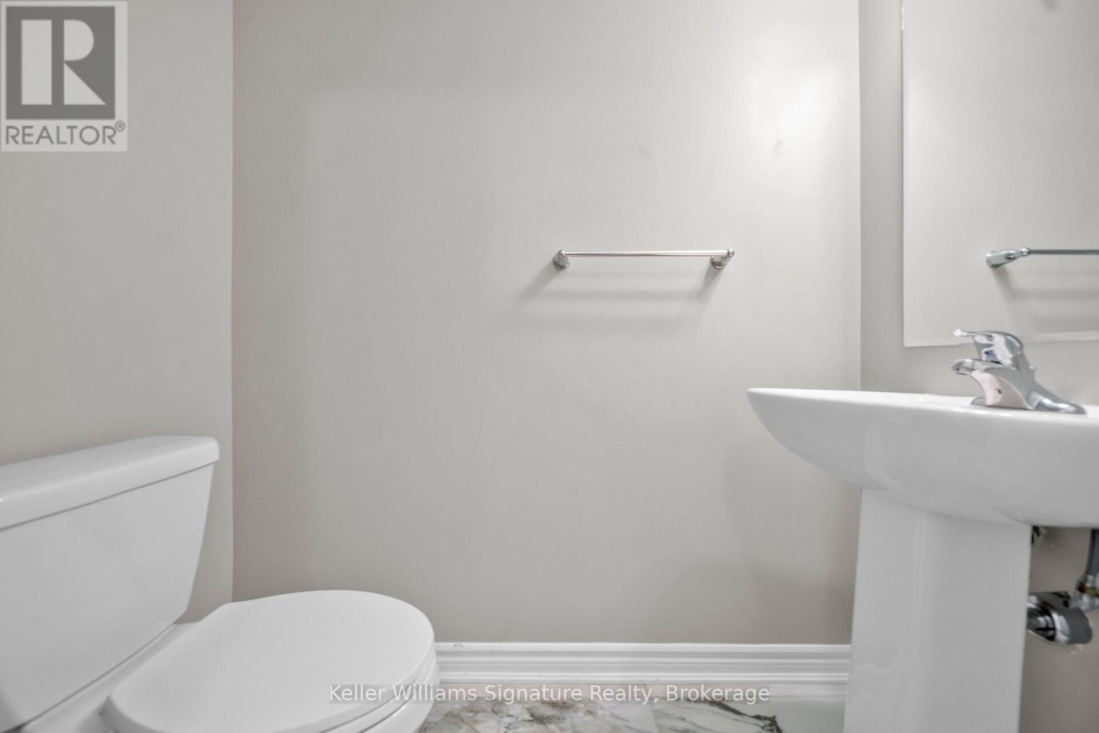Photo 10 of 140 1000 Asleton Boulevard, Milton ON
